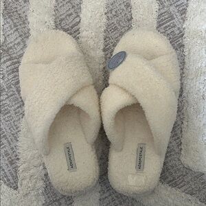 Aerie Soft Cream Slippers